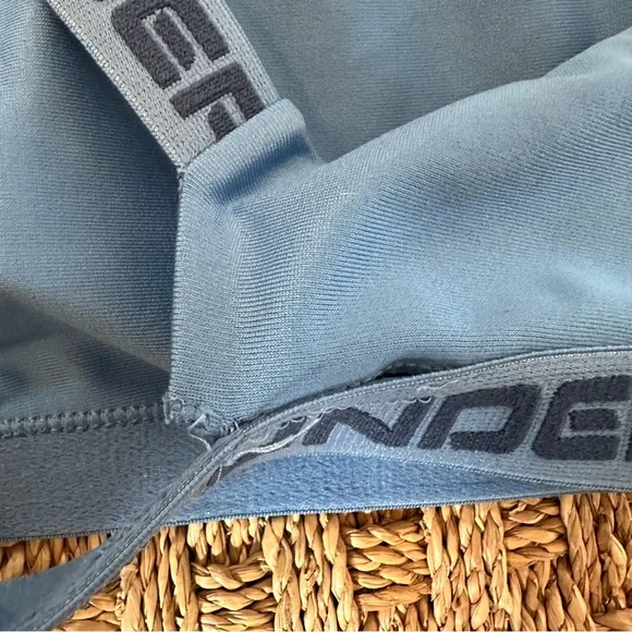 Women’s small blue under armour sports bra cross back straps, removable pads - Picture 3 of 6